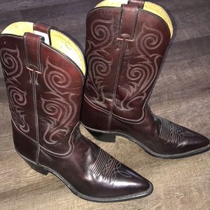 Women’s Tony Lama Boots - size 9